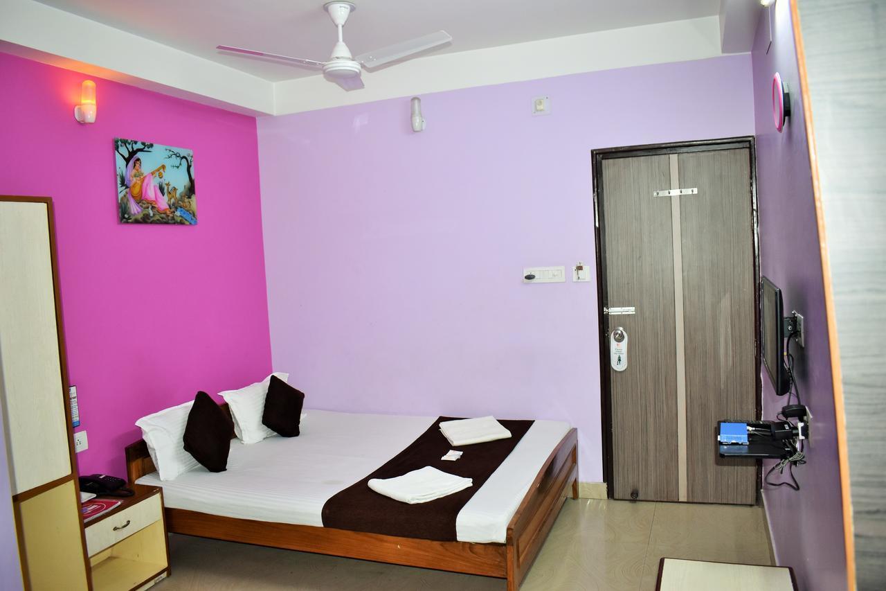 Hotel Debjyoti Siliguri Extérieur photo