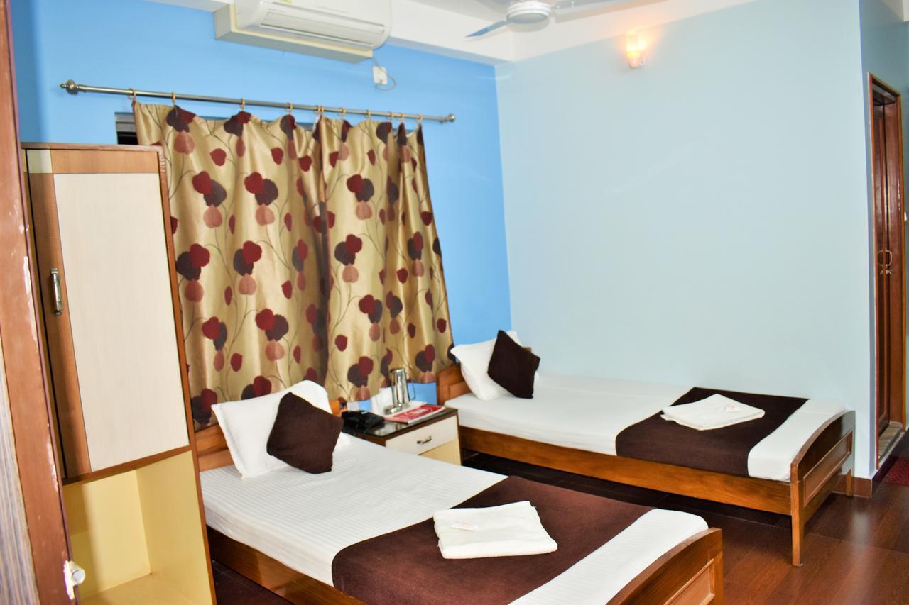 Hotel Debjyoti Siliguri Extérieur photo