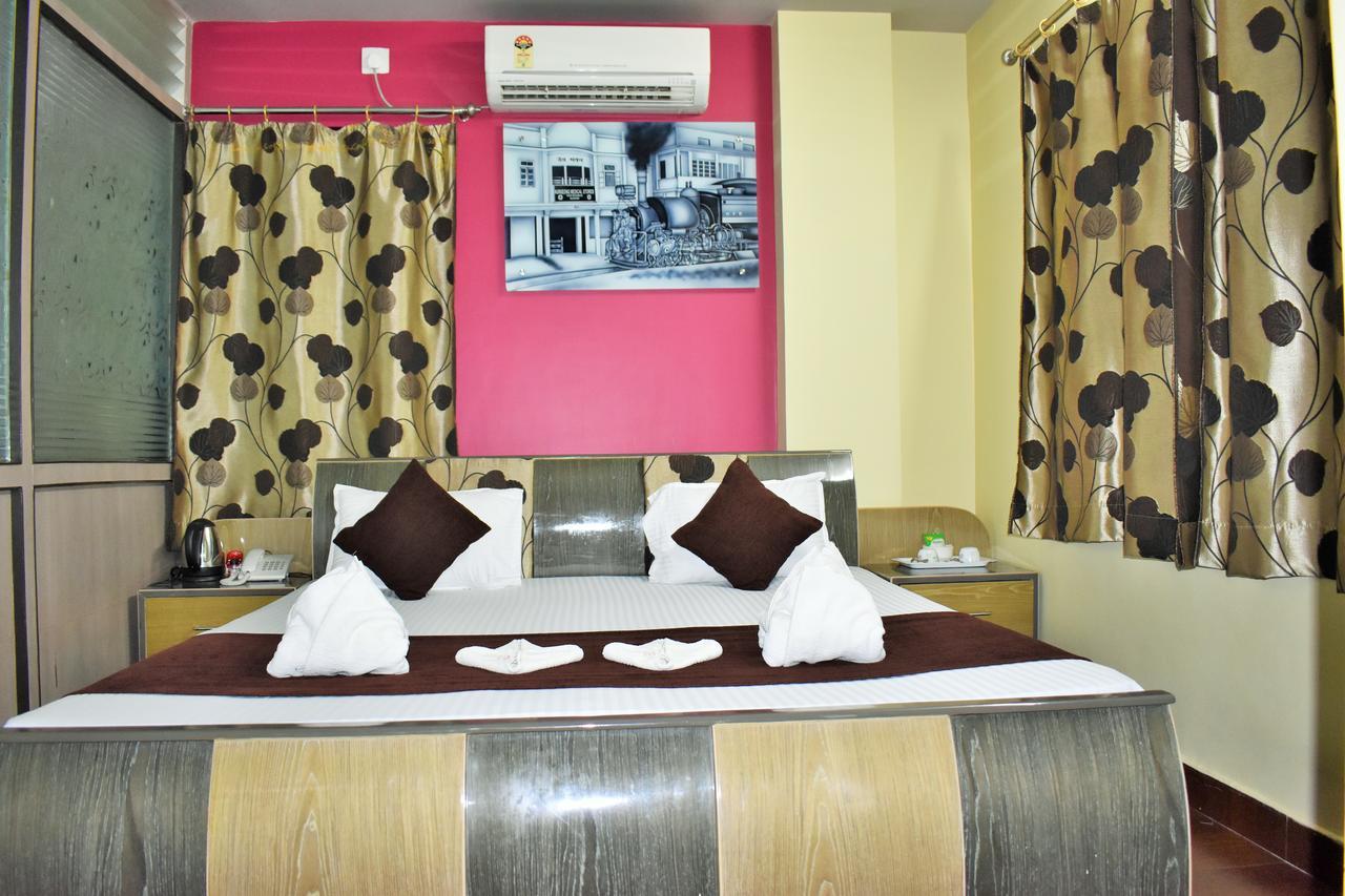 Hotel Debjyoti Siliguri Extérieur photo