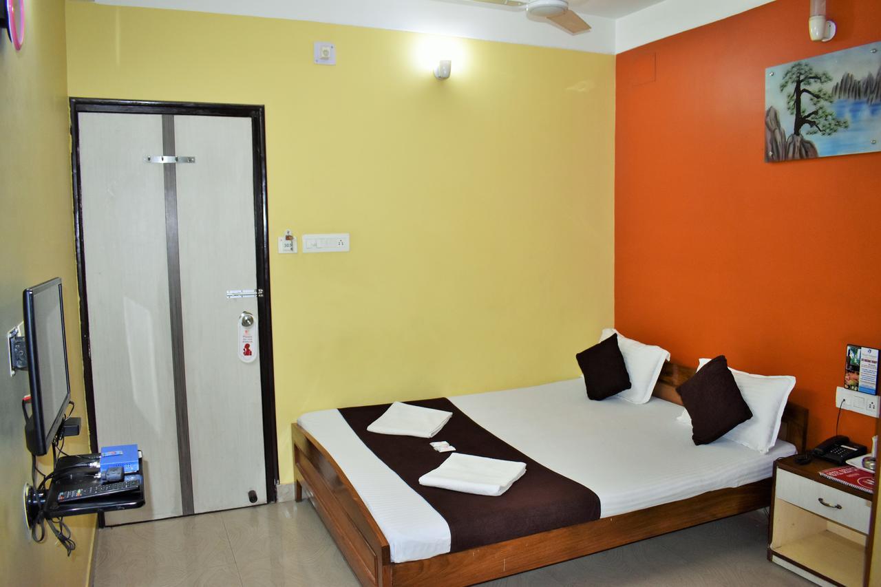 Hotel Debjyoti Siliguri Extérieur photo