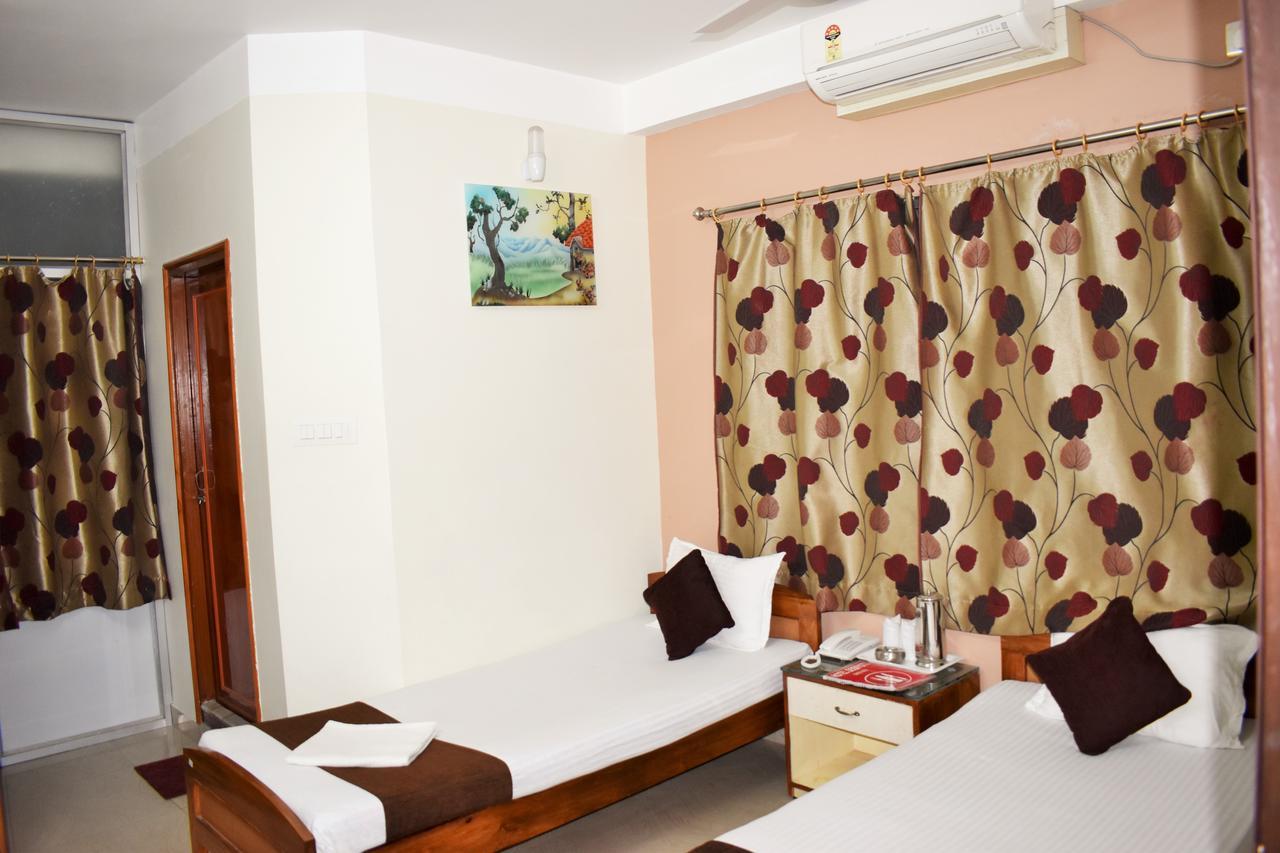Hotel Debjyoti Siliguri Extérieur photo